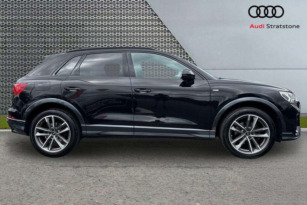 Audi Q3 35 Tfsi Black Edition S Tronic 2021 Black #4