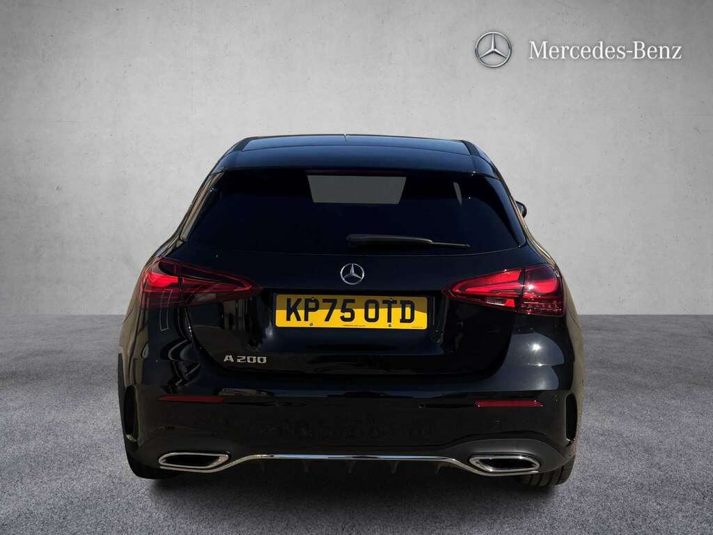 Mercedes-Benz A Class 1.3 A200h Mhev Amg Line Premium Plus 7G-dct Euro Red #4