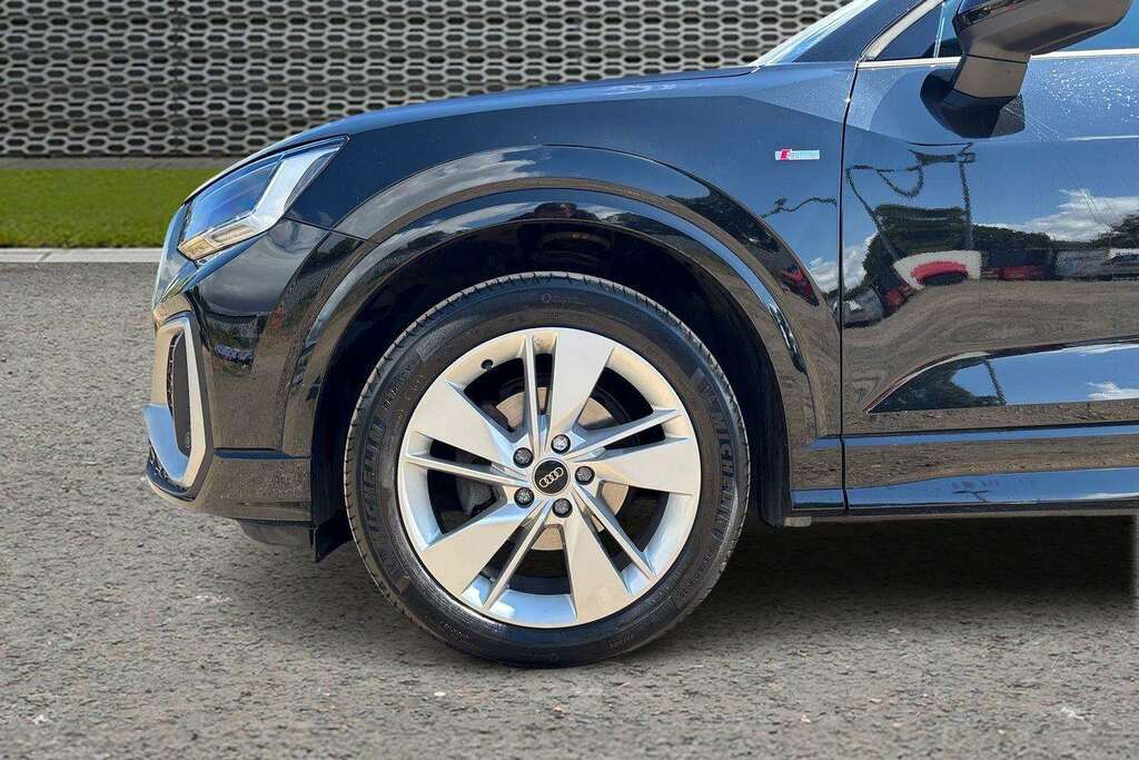 Audi Q2 Audi Q2 Black Edition 35 Tfsi 150 Ps S Tronic Grey #11