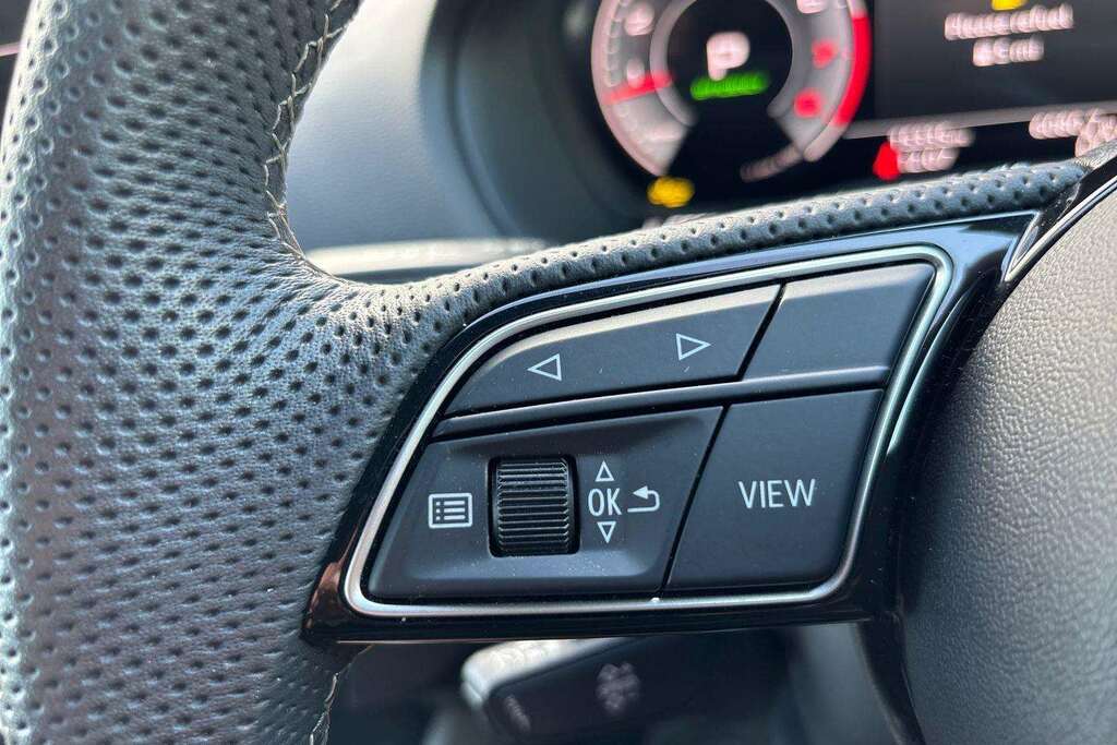 Audi Q2 Audi Q2 Black Edition 35 Tfsi 150 Ps S Tronic Grey #16