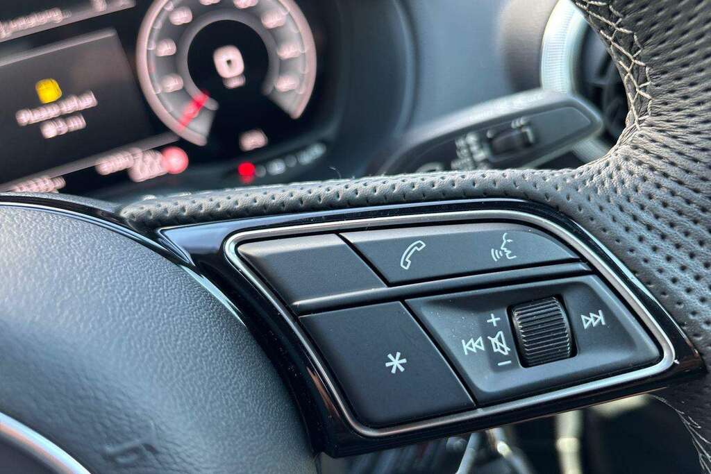 Audi Q2 Audi Q2 Black Edition 35 Tfsi 150 Ps S Tronic Grey #17