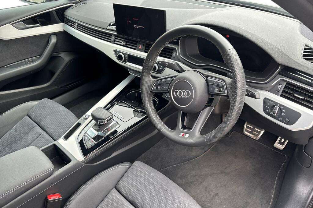 Audi A4 40 Tfsi 204 S Line S Tronic 2024 Black #6