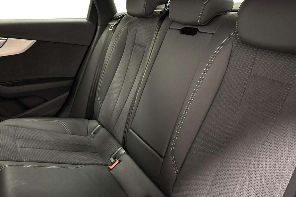 Audi A4 40 Tfsi 204 S Line S Tronic 2024 Black #6
