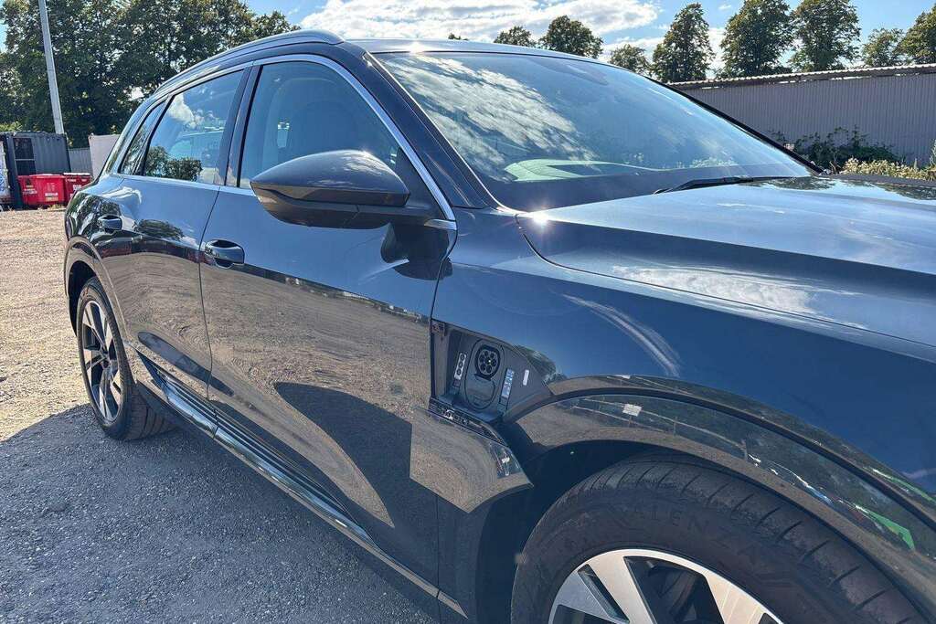 Audi Q8 e tron 300Kw 55 Quattro 114Kwh Sport Black #40