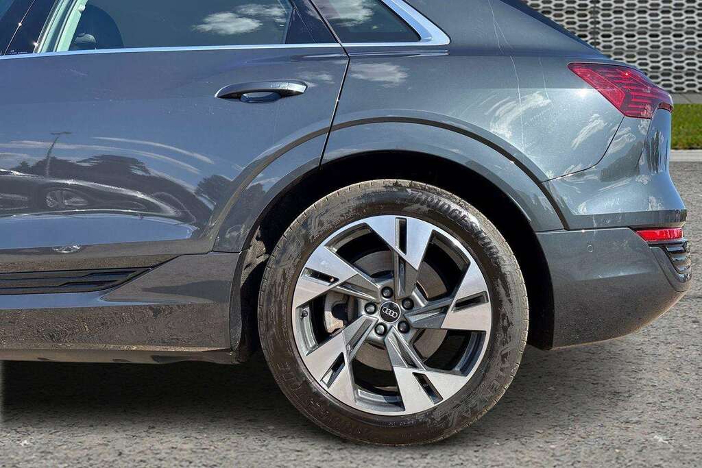 Audi Q8 e tron 300Kw 55 Quattro 114Kwh Sport Black #10