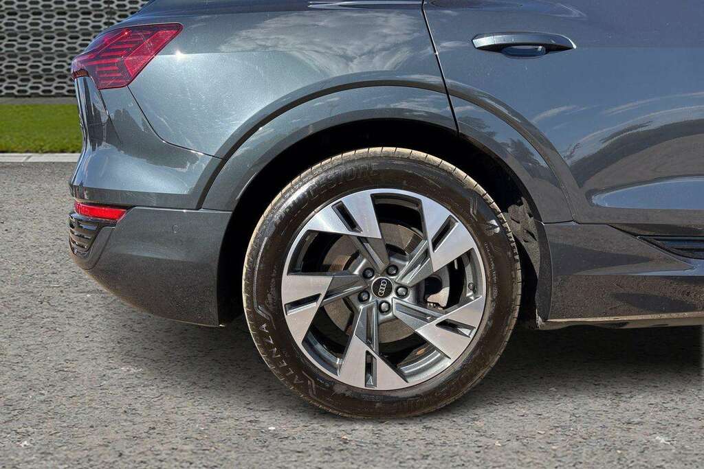 Audi Q8 e tron 300Kw 55 Quattro 114Kwh Sport Black #9