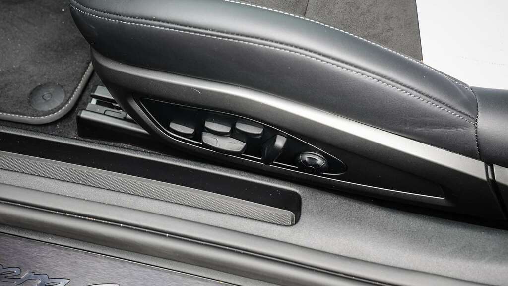 Porsche 911 2025 3.0T 992 Carrera Convertible Pdk E Silver #24