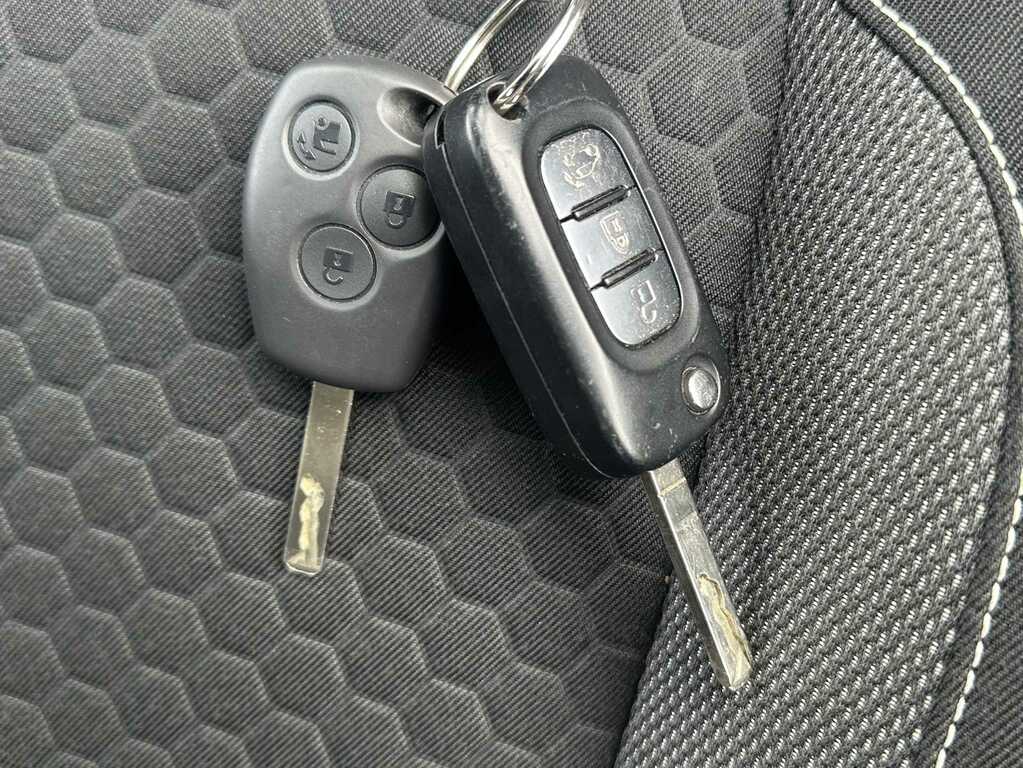 Smart Fortwo Coupe 60Kw Eq Premium 17Kwh 22Kwch Silver #36