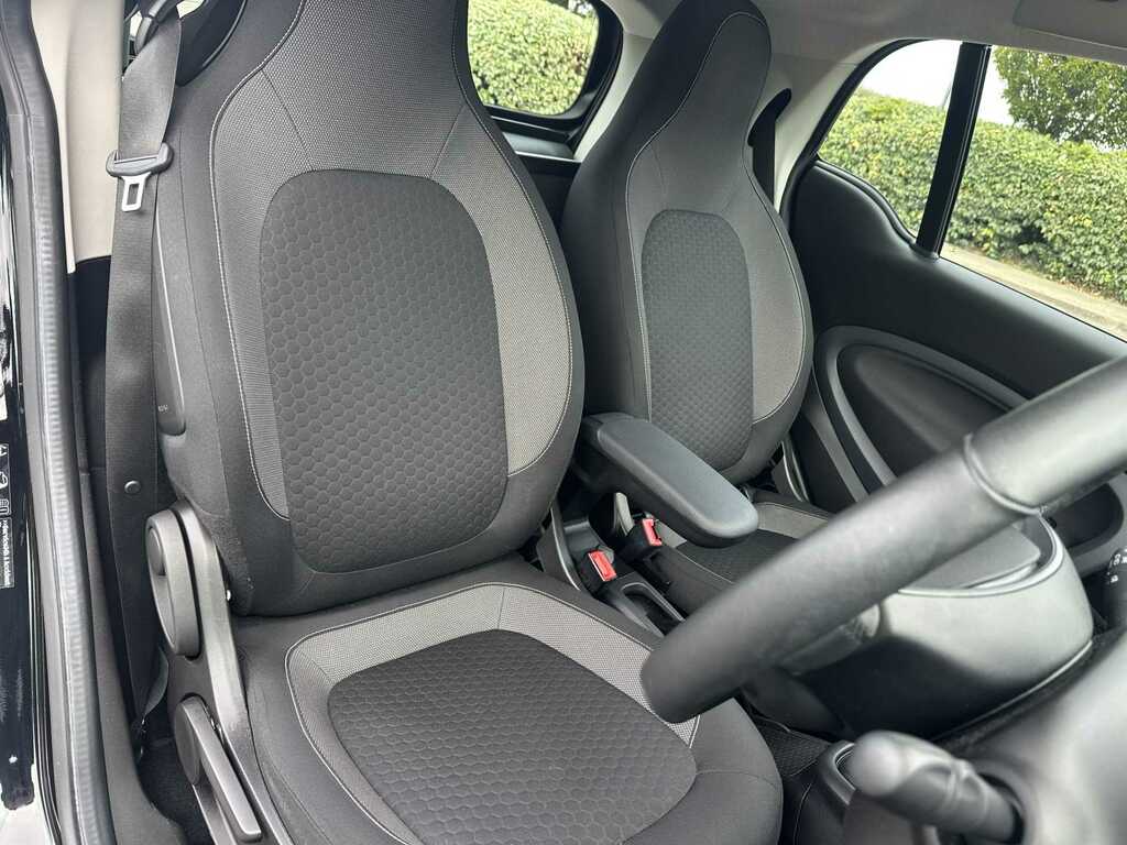 Smart Fortwo Coupe 60Kw Eq Premium 17Kwh 22Kwch Silver #15