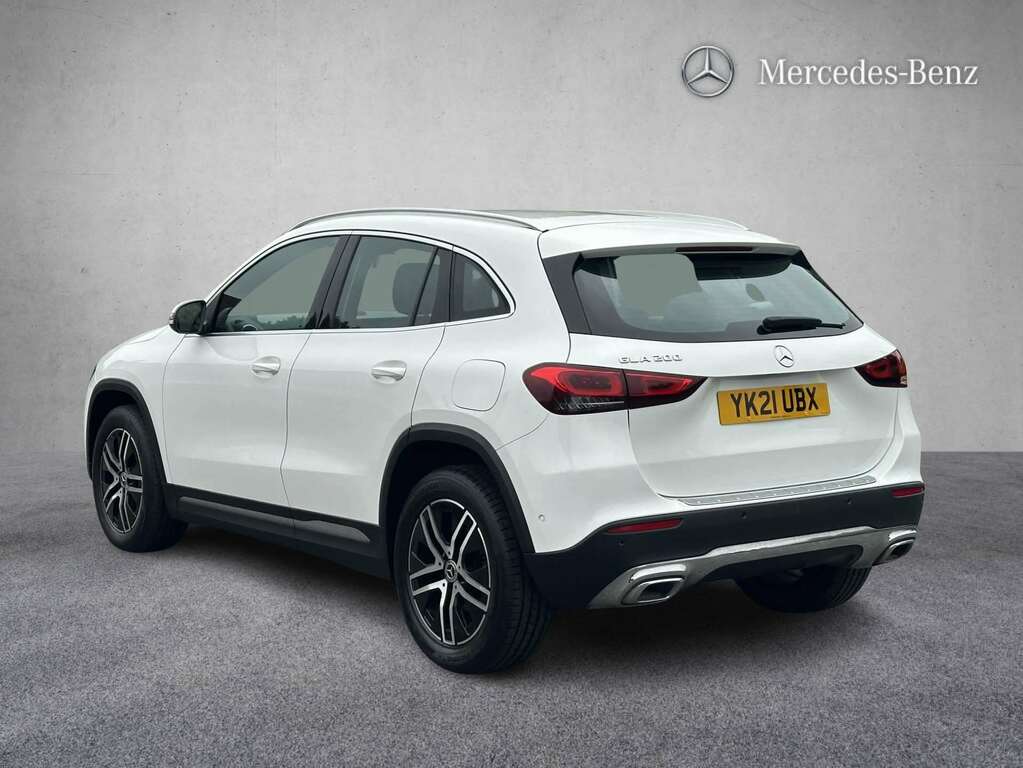 Mercedes-Benz GLA Class 200 Sport Executive 2021 White #2