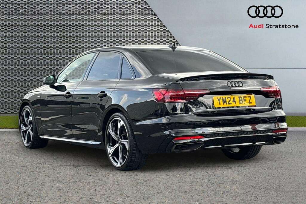 Audi A4 35 Tfsi Black Edition S Tronic 2024 Black #3