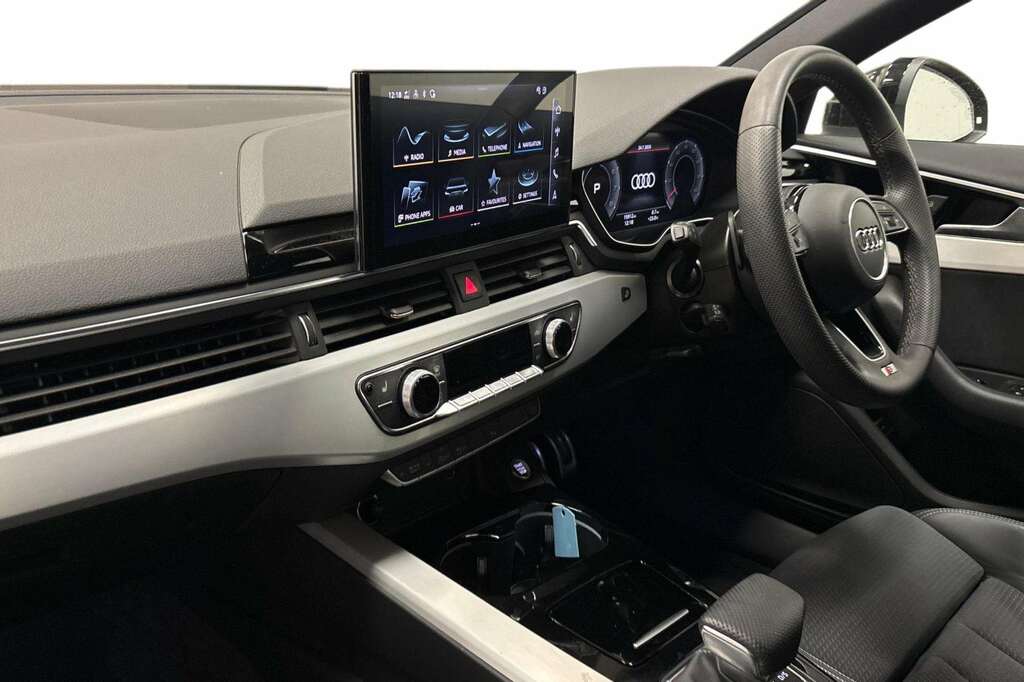 Audi A4 40 Tfsi 204 S Line S Tronic 2024 Black #2