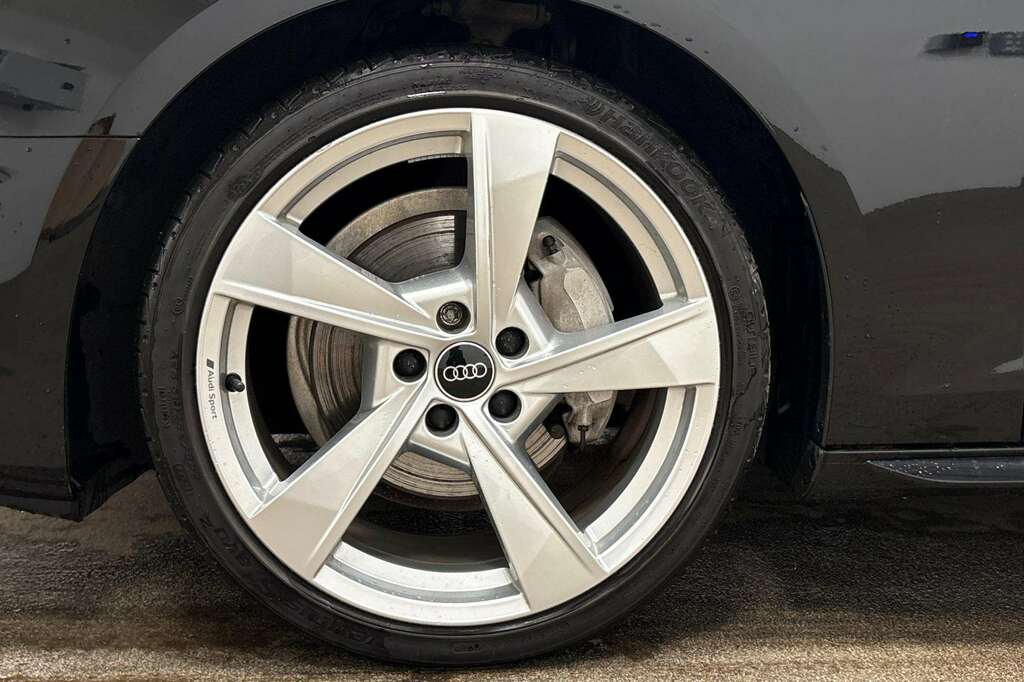 Audi A4 40 Tfsi 204 S Line S Tronic 2024 Black #5