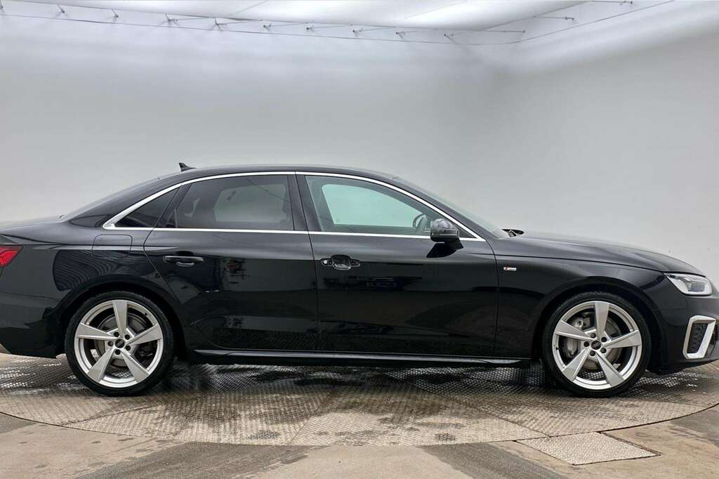 Audi A4 40 Tfsi 204 S Line S Tronic 2024 Black #4