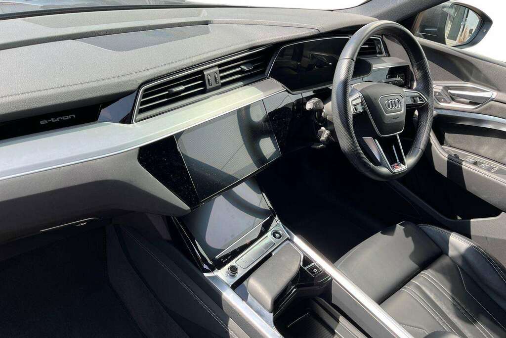 Audi E-tron 300Kw 55 Quattro 95Kwh S Line 2022 Grey #2