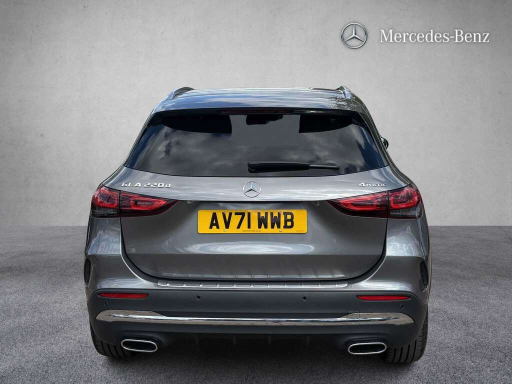 Mercedes-Benz GLA Class 220D 4Matic Amg Line Premium Plus 2021 Grey #4