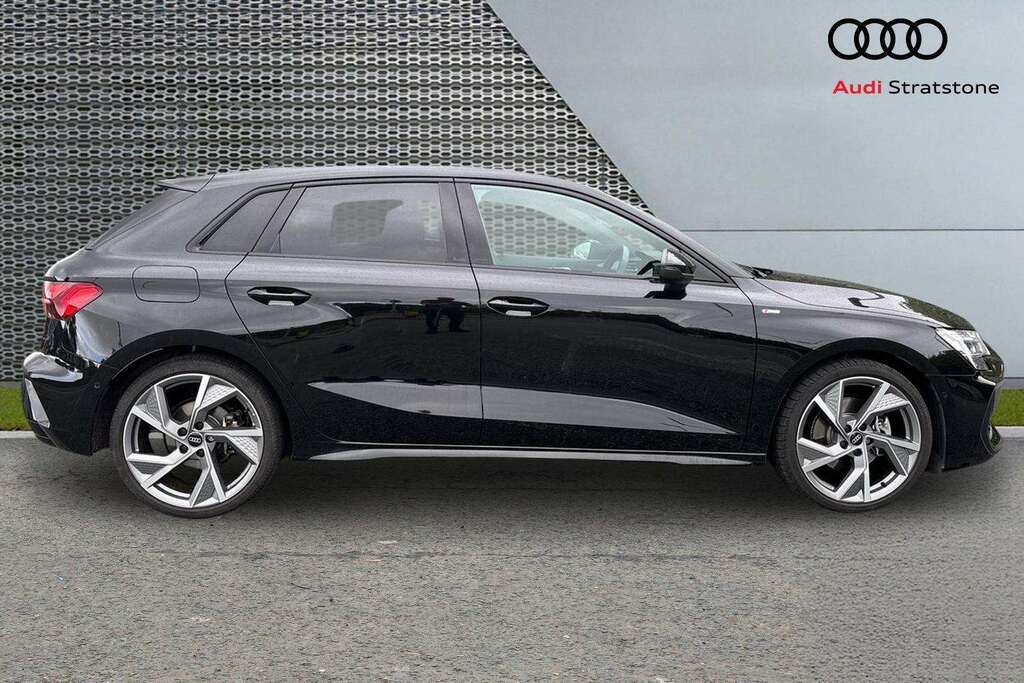 Audi A3 1.5 Tfsi 150 Black Edition S Tronic 2025 Black #4