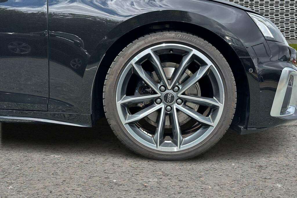 Audi A5 35 Tfsi S Line S Tronic 2024 Black #3
