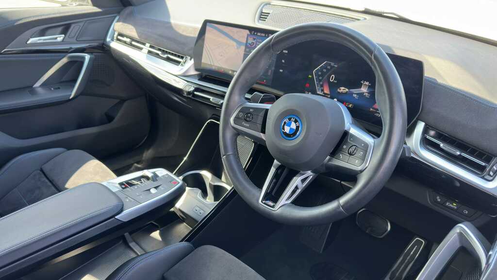 BMW iX2 150Kw Edrive20 M Sport 65Kwh 2024 White #6