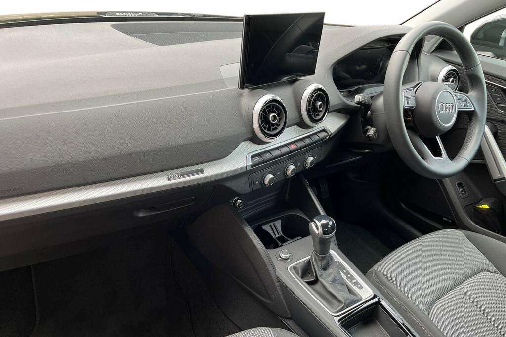 Audi Q2 35 Tfsi Sport S Tronic 2026 Black #2