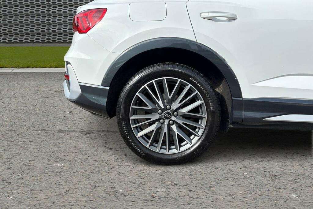 Audi Q3 Audi Q3 O S Line 35 Tfsi 150 Ps S Tronic White #9