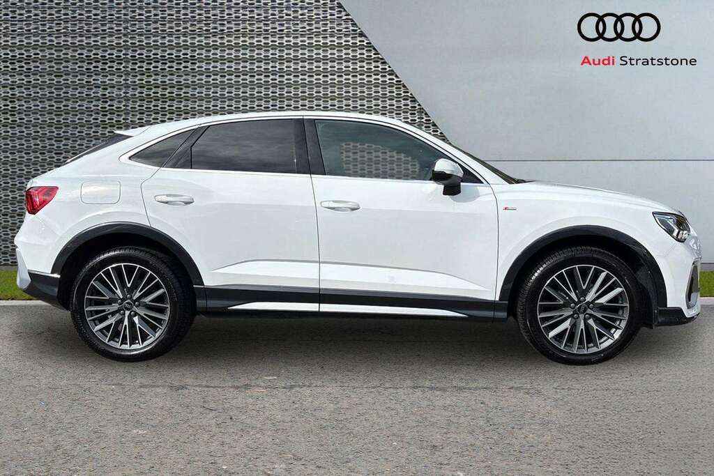Audi Q3 35 Tfsi S Line S Tronic Leather 2024 White #4