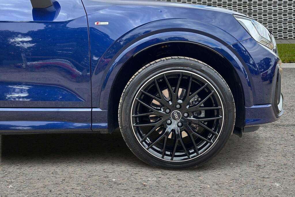 Audi Q2 35 Tfsi Black Edition S Tronic Tech 2026 Blue #5