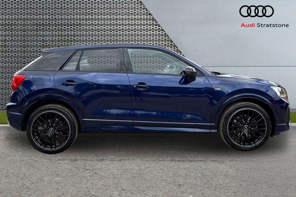 Audi Q2 35 Tfsi Black Edition S Tronic Tech 2026 Blue #4