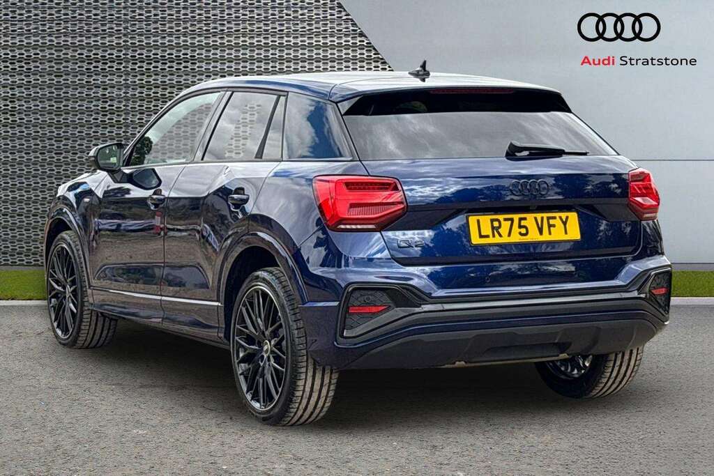 Audi Q2 35 Tfsi Black Edition S Tronic Tech 2026 Blue #3