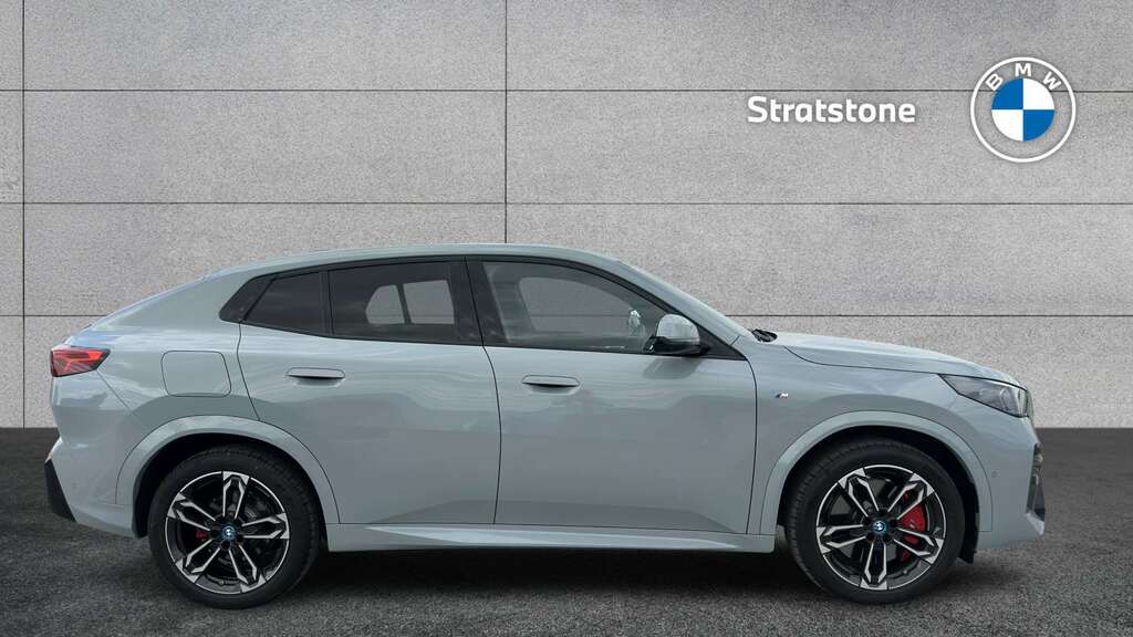 BMW iX2 150Kw Edrive20 M Sport 65Kwh 2025 Grey #3
