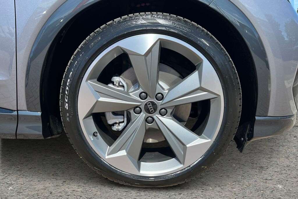 Audi Q4 E Tron 210Kw 45 82Kwh Black Edition 2026 Grey