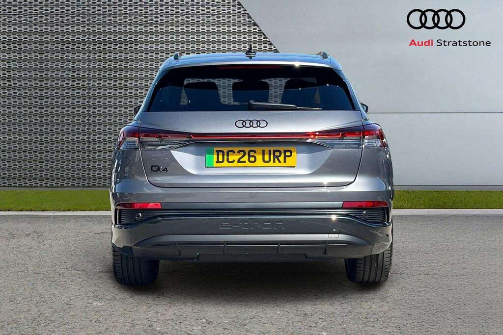Audi Q4 E Tron 210Kw 45 82Kwh Black Edition 2026 Grey #3