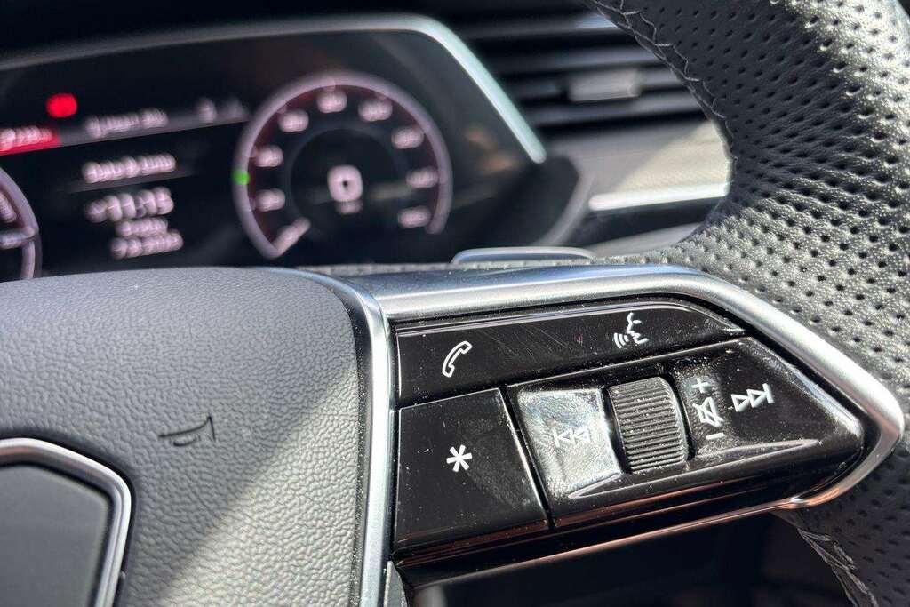 Audi Q8 e tron 300Kw 55 Quattro 114Kwh Sport 2023 Black #17