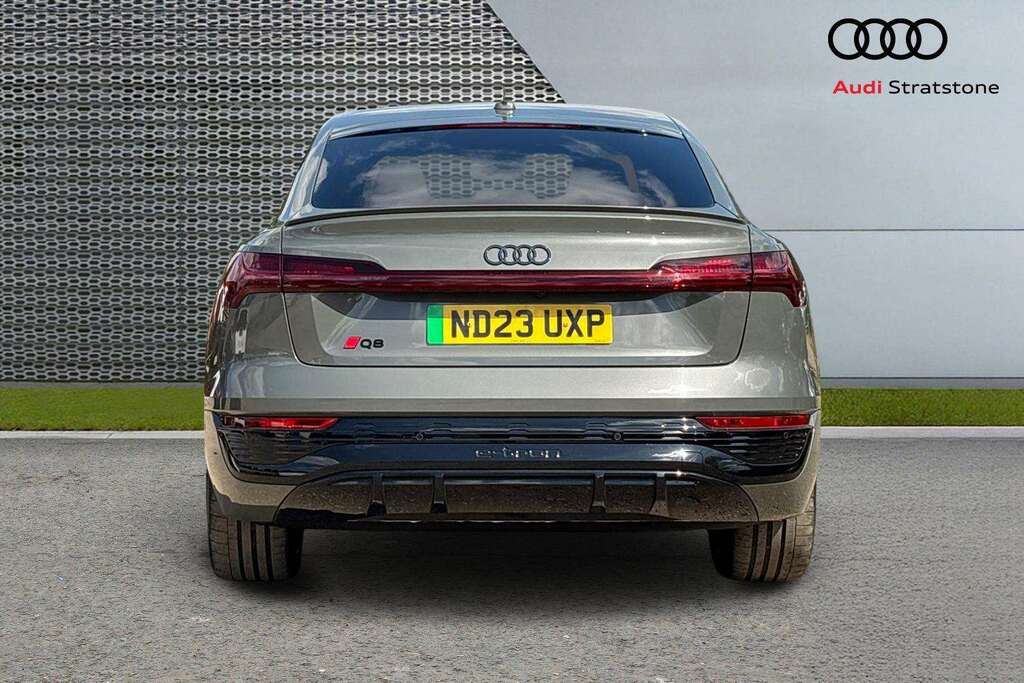 Audi Q8 e tron 300Kw 55 Quattro 114Kwh Sport 2023 Black #7