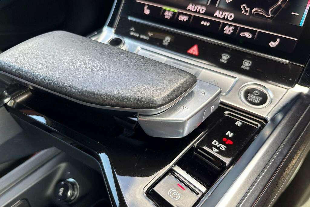 Audi Q8 e tron 300Kw 55 Quattro 114Kwh Sport 2023 Black #15
