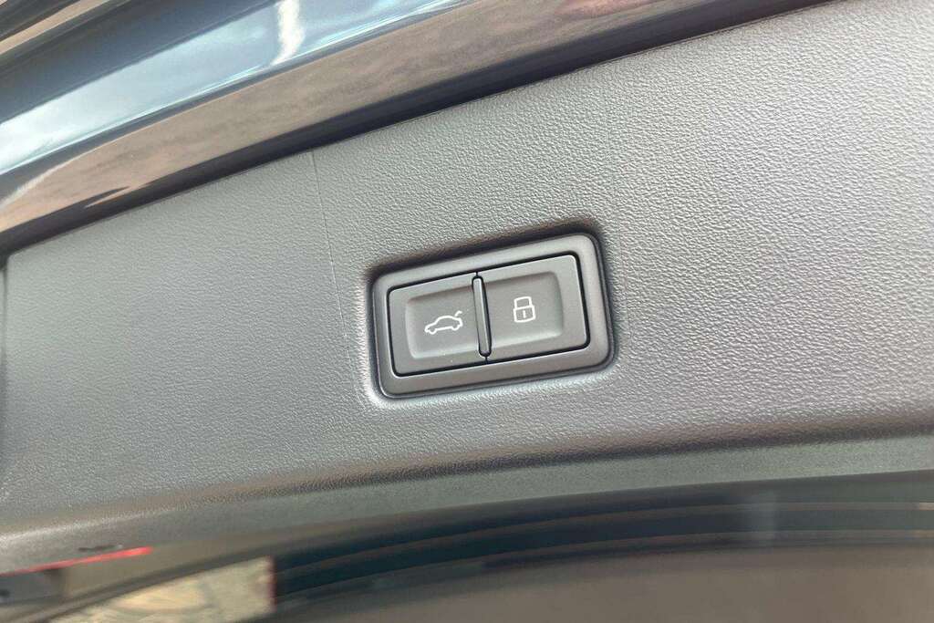 Audi Q4 E Tron 150Kw 40 63Kwh Sport Leather Grey #37