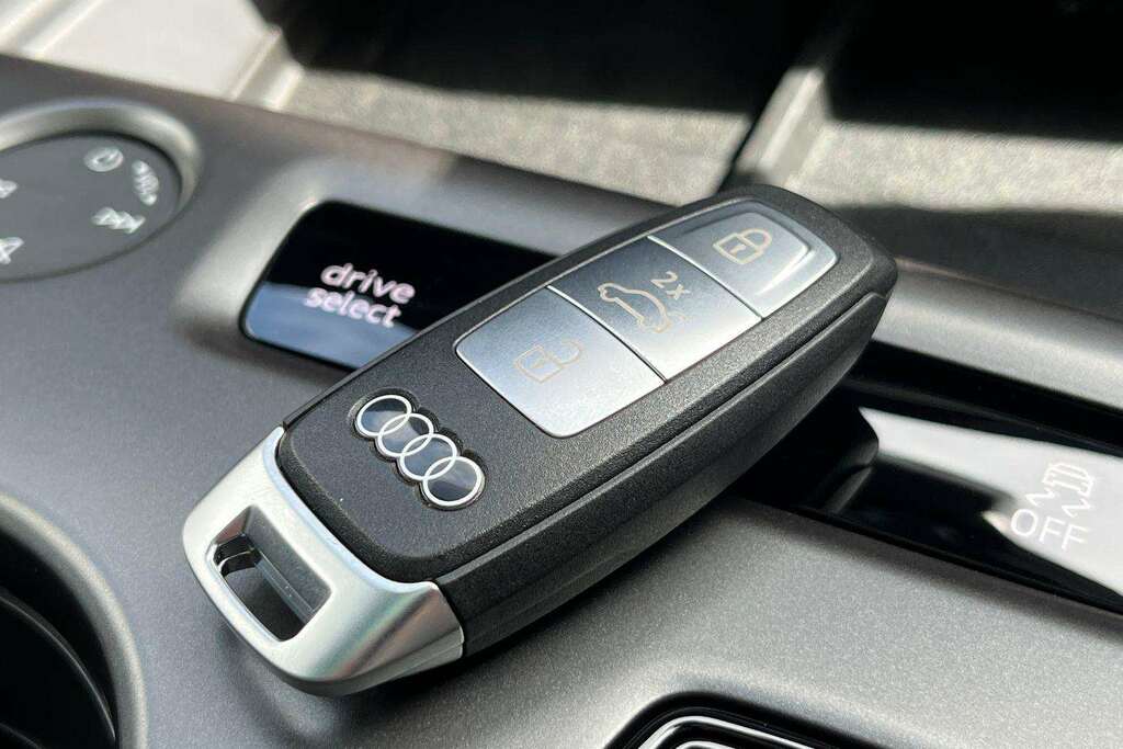 Audi Q4 E Tron 150Kw 40 63Kwh Sport Leather Grey #25