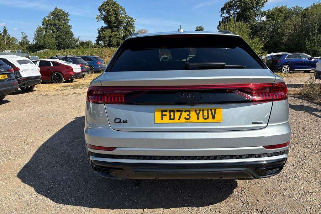 Audi Q8 3.0 Tfsi V6 55 Black Edition Suv Tiptro  #34