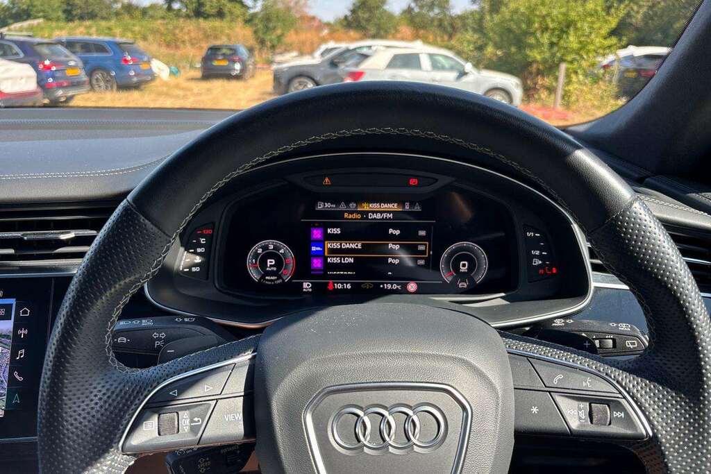 Audi Q8 3.0 Tfsi V6 55 Black Edition Suv Tiptro  #18