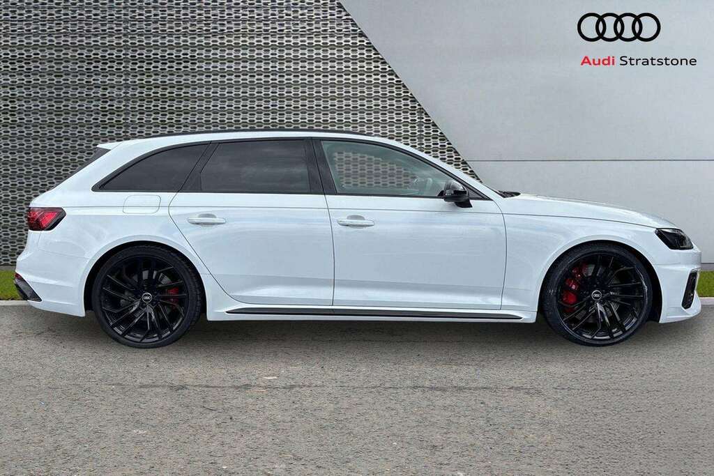 Audi RS4 Rs 4 Tfsi Quattro Carbon Black Tiptronic 2024 White #4