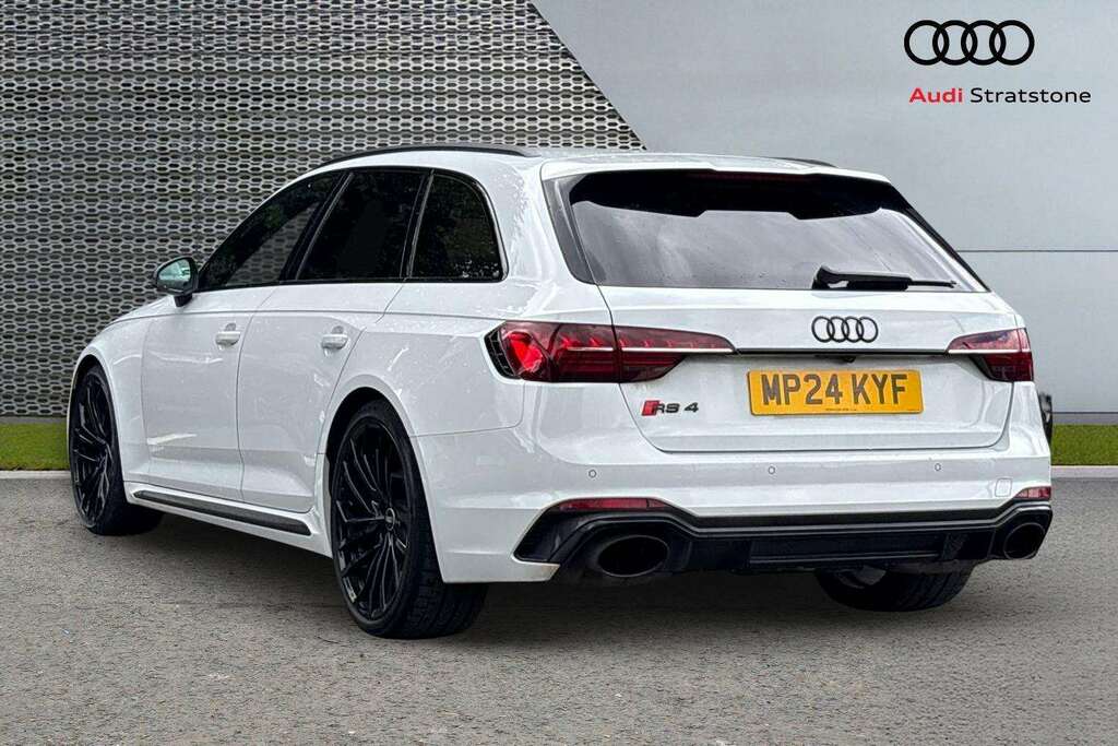 Audi RS4 Rs 4 Tfsi Quattro Carbon Black Tiptronic 2024 White #3