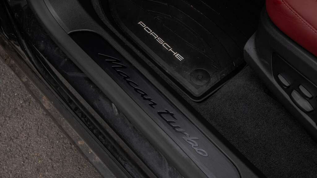 Porsche Macan 100Kwh Turbo Suv 4Wd 639 Ps Black #30