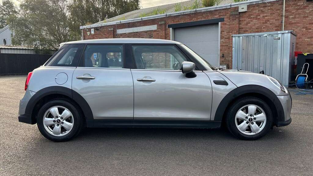 Mini Hatch 1.5 C Classic 2023 SN73GJK Silver #3