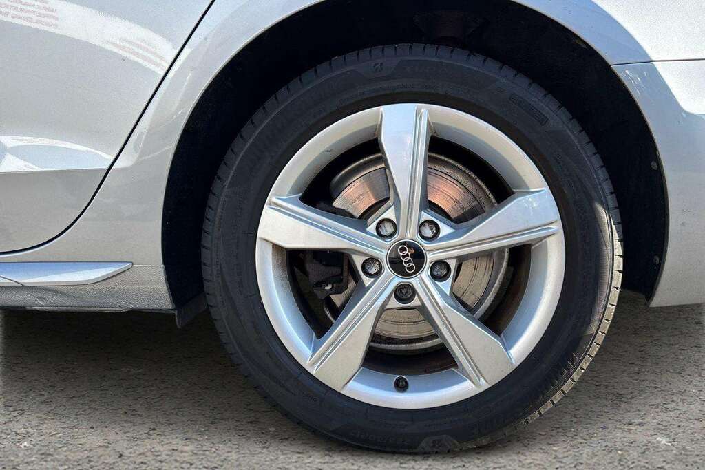 Audi A4 35 Tfsi Sport S Tronic 17 Alloy 2023 Silver #5