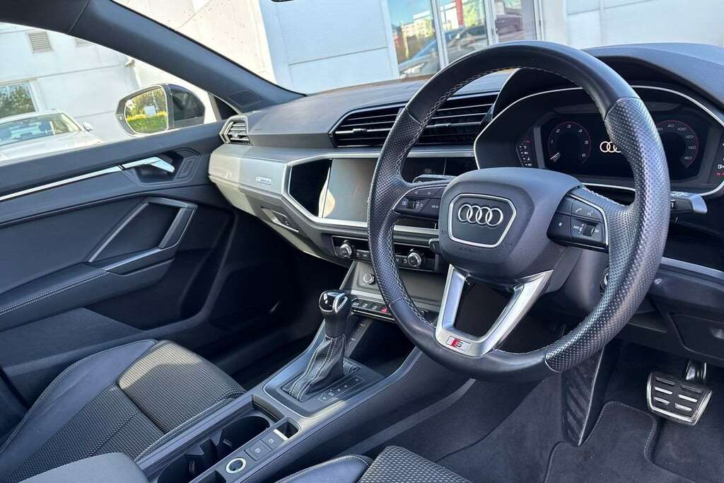 Audi Q3 35 Tdi S Line S Tronic 2023 Black #6