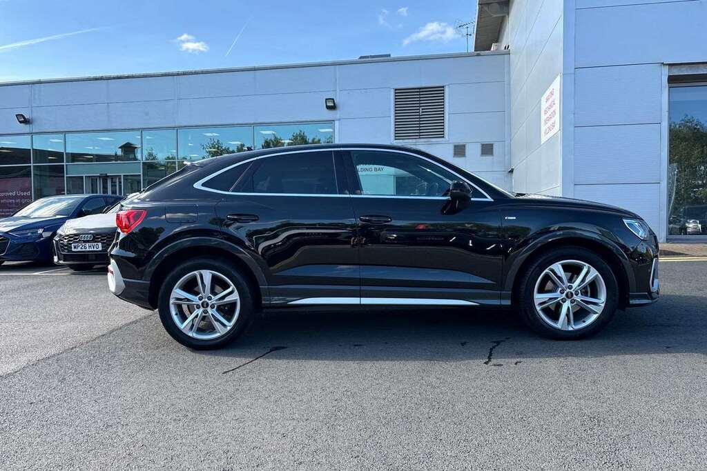 Audi Q3 35 Tdi S Line S Tronic 2023 Black #4
