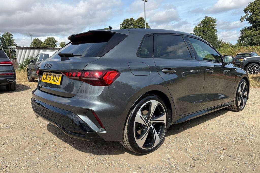 Audi A3 1.5 Tfsie 40 Sport Sportback Plug-in Hy Black #35