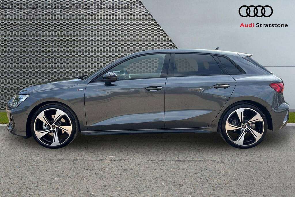 Audi A3 1.5 Tfsie 40 Sport Sportback Plug-in Hy Black #8