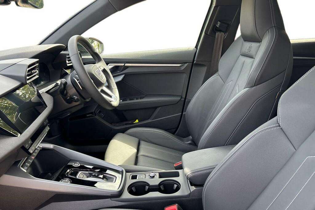 Audi A3 1.5 Tfsie 40 Sport Sportback Plug-in Hy Black #21