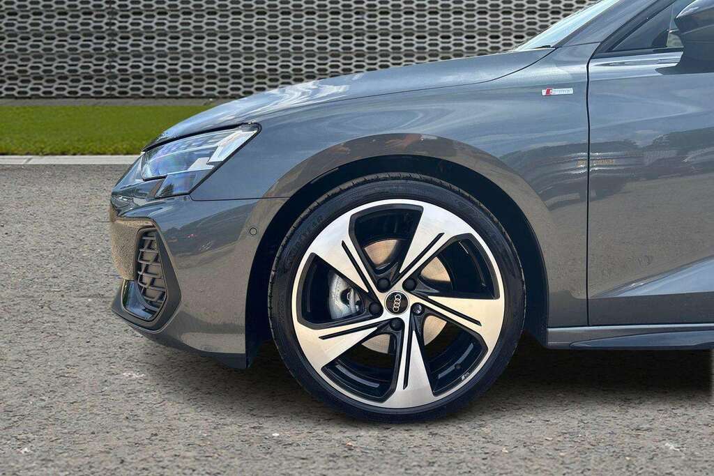 Audi A3 1.5 Tfsie 40 Sport Sportback Plug-in Hy Black #11